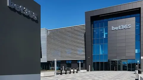 岁月长存，永恒之壁，祝岩石萨穆埃尔生日快乐！🖤💙