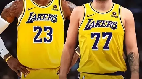 程帅澎接约克助攻，空档处三分命中